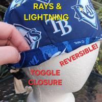 Toggle Cord Lock Reversible Tampa Bay Rays / Lightning scrub cap, handmade, adjustable, for nurse, dentist, technician, food service
