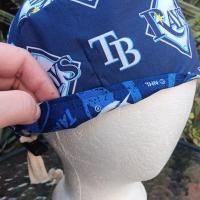Toggle Cord Lock Reversible Tampa Bay Rays / Lightning scrub cap, handmade, adjustable, for nurse, dentist, technician, food service