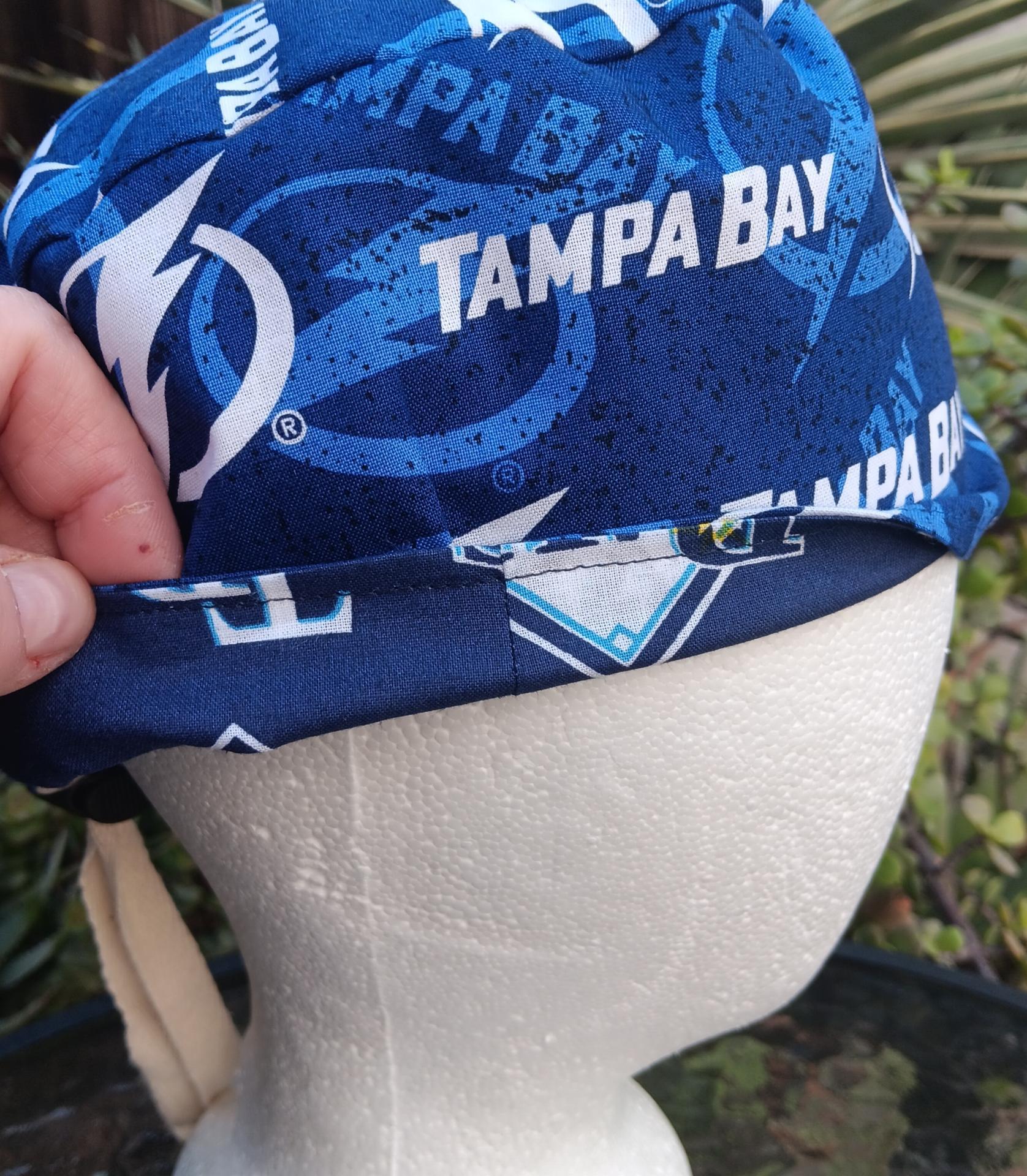 Toggle Cord Lock Reversible Tampa Bay Rays / Lightning scrub cap, handmade, adjustable, for nurse, dentist, technician, food service
