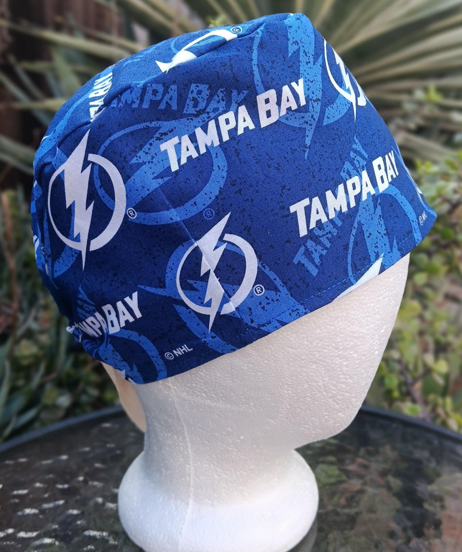 Toggle Cord Lock Reversible Tampa Bay Rays / Lightning scrub cap, handmade, adjustable, for nurse, dentist, technician, food service