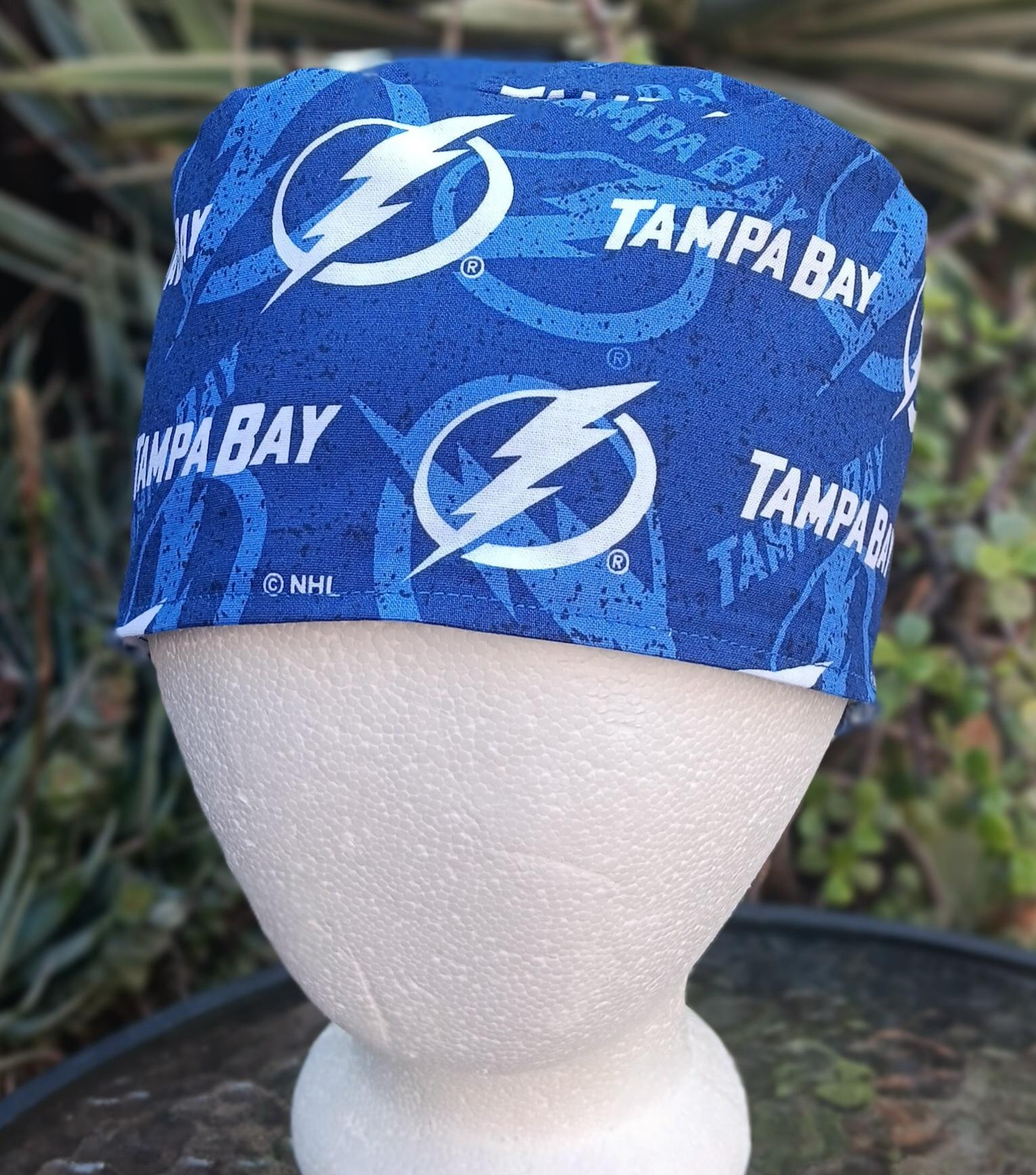 Toggle Cord Lock Reversible Tampa Bay Rays / Lightning scrub cap, handmade, adjustable, for nurse, dentist, technician, food service