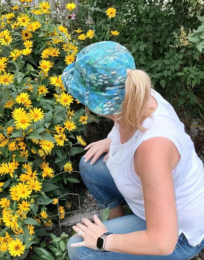 Goth Roses Bucket Hat, Moody Hat, Sizes up to 4XL, sun hat, fishing hat, ponytail hat, moody style, floppy hat, handmade
