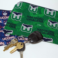 UConn & Whalers Simple Zipper Pouch Connecticut Gift Set