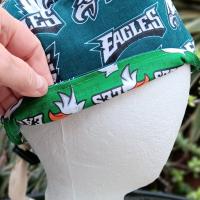 Toggle Closure Philadelphia Eagles scrub cap, kelly green & midnight green, adjustable, toggle cord lock, nurse, Phillly, handmade