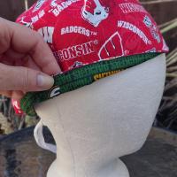 Toggle Cord Lock Reversible Green Bay Packers / Badgers scrub cap, handmade, adjustable, for nurse, dentist, technician, food service