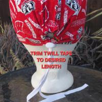 Toggle Cord Lock Reversible Green Bay Packers / Badgers scrub cap, handmade, adjustable, for nurse, dentist, technician, food service