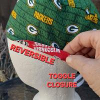 Toggle Cord Lock Reversible Green Bay Packers / Badgers scrub cap, handmade, adjustable, for nurse, dentist, technician, food service