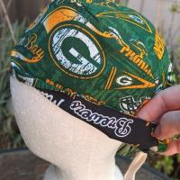 Toggle Cord Lock Reversible Milwaukee Brewers / Green Bay Packers scrub cap, handmade, adjustable, for nurse, dentist, technician, food service