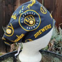 Euro Style Reversible Green Bay Packers / Milwaukee Brewers scrub cap, handmade, adjustable with toggle, for nurse, dentist, technician, food service