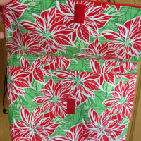Christmas Purse, Holiday Purse, Christmas Handbag, Christmas Cross Body Purse, zipper top bag, adjustable strap, red green poinsettias