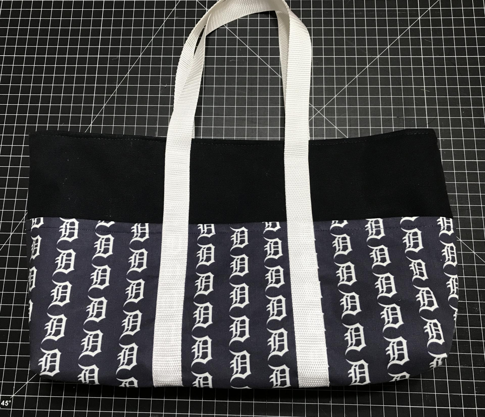 Small heavy duty Old English D tote includes zipper pouch