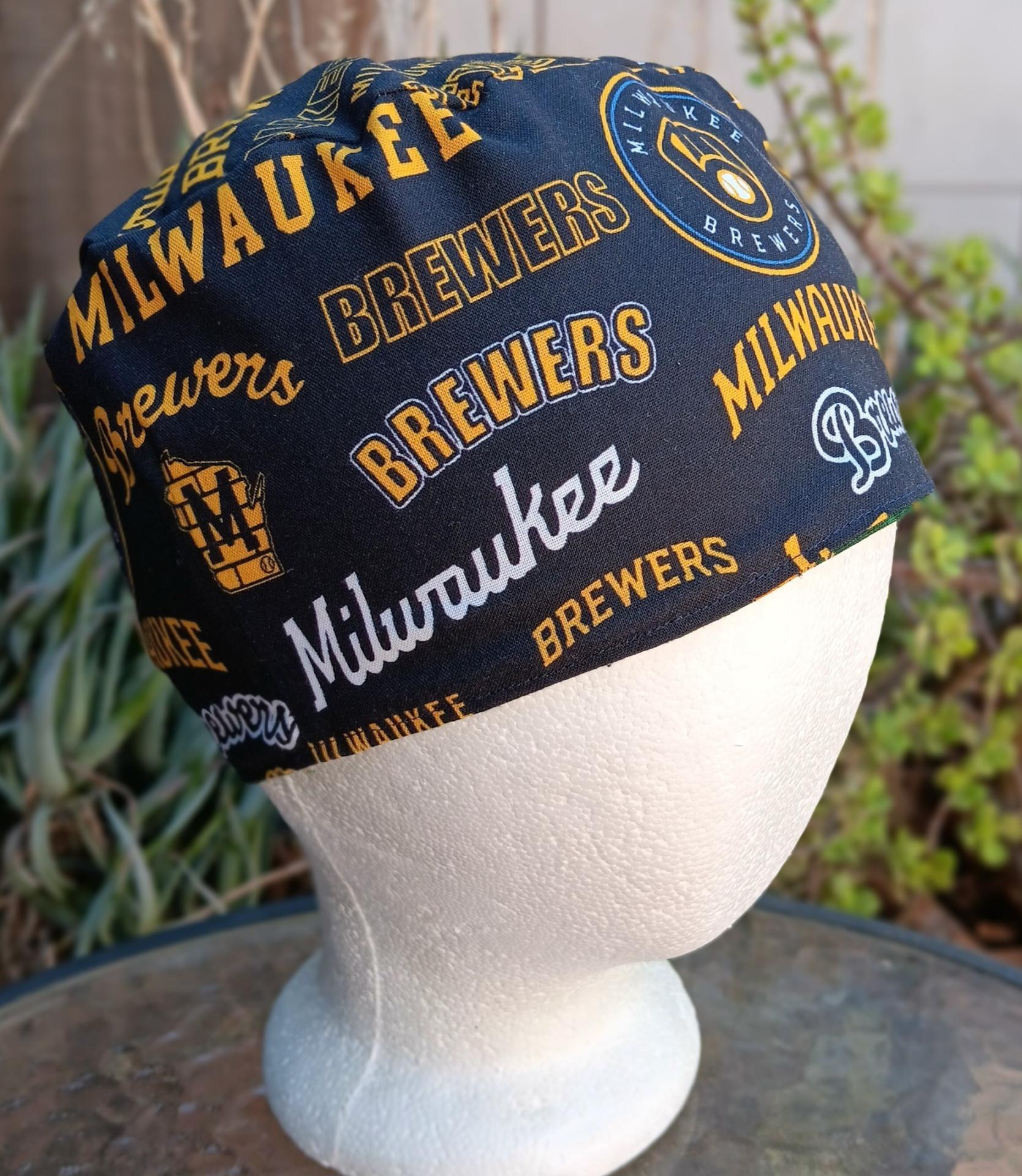 Toggle Cord Lock Reversible Milwaukee Brewers / Green Bay Packers scrub cap, adjustable, for nurse, dentist, technician, food service, handmade