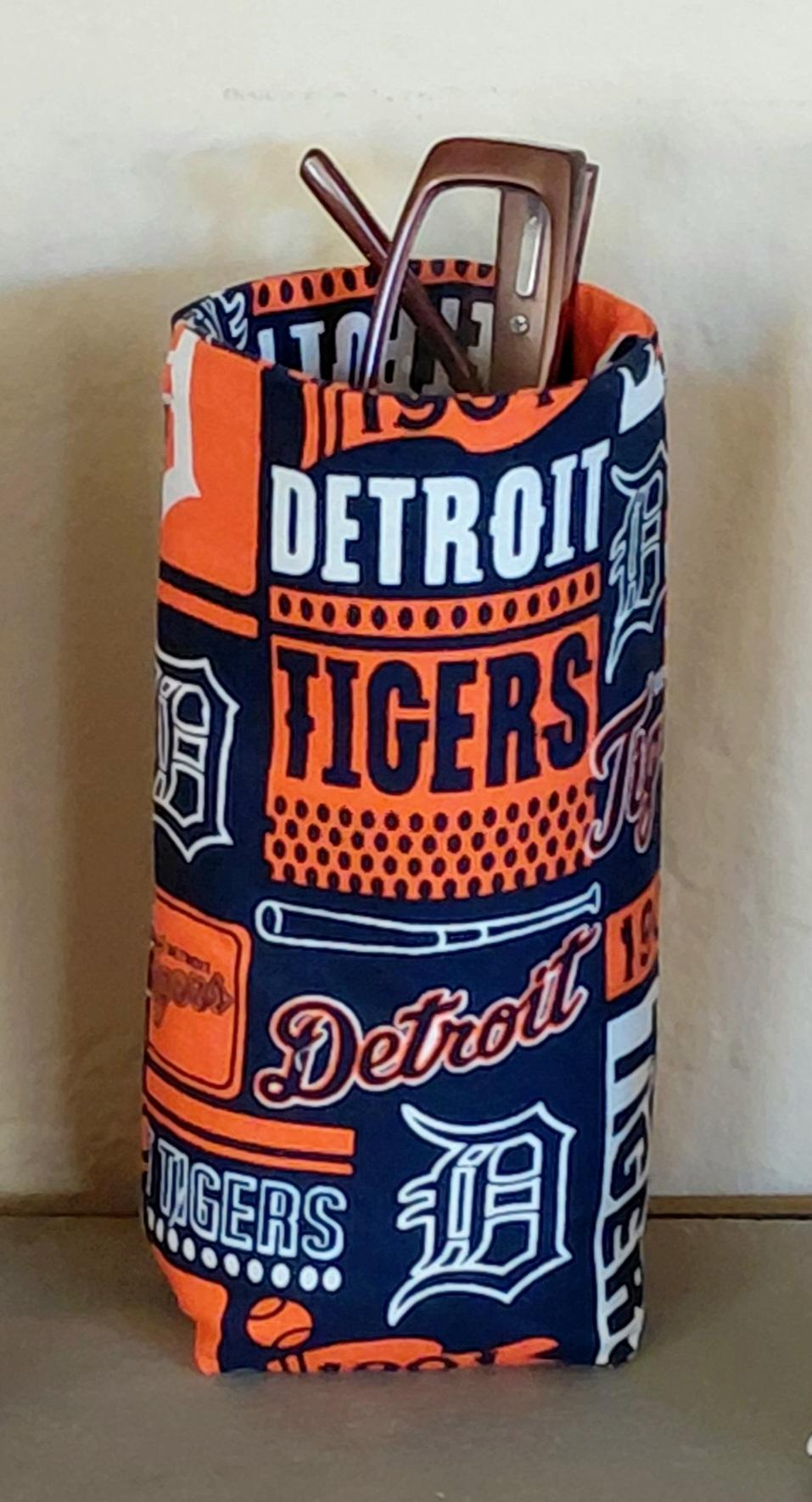 Detroit Tigers Upright Eyeglass Holder, Handmade, Weighted, Glasses Case, Glasses Stand, Eyeglasses Cup, Gift for Detroit Tigers fan