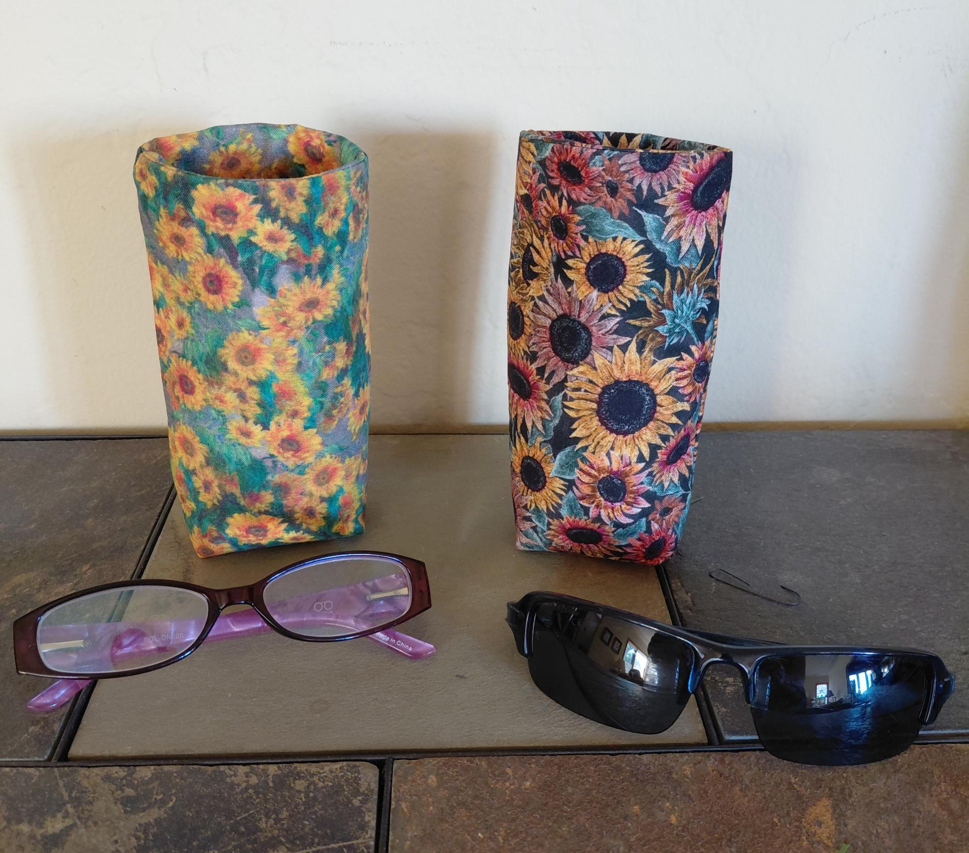 Sunflowers Upright Eyeglasses Holder, Handmade, Glasses Stand, Eyeglass Cup, Weighted Fabric Eyeglass Keeper, Floral Glasses Case