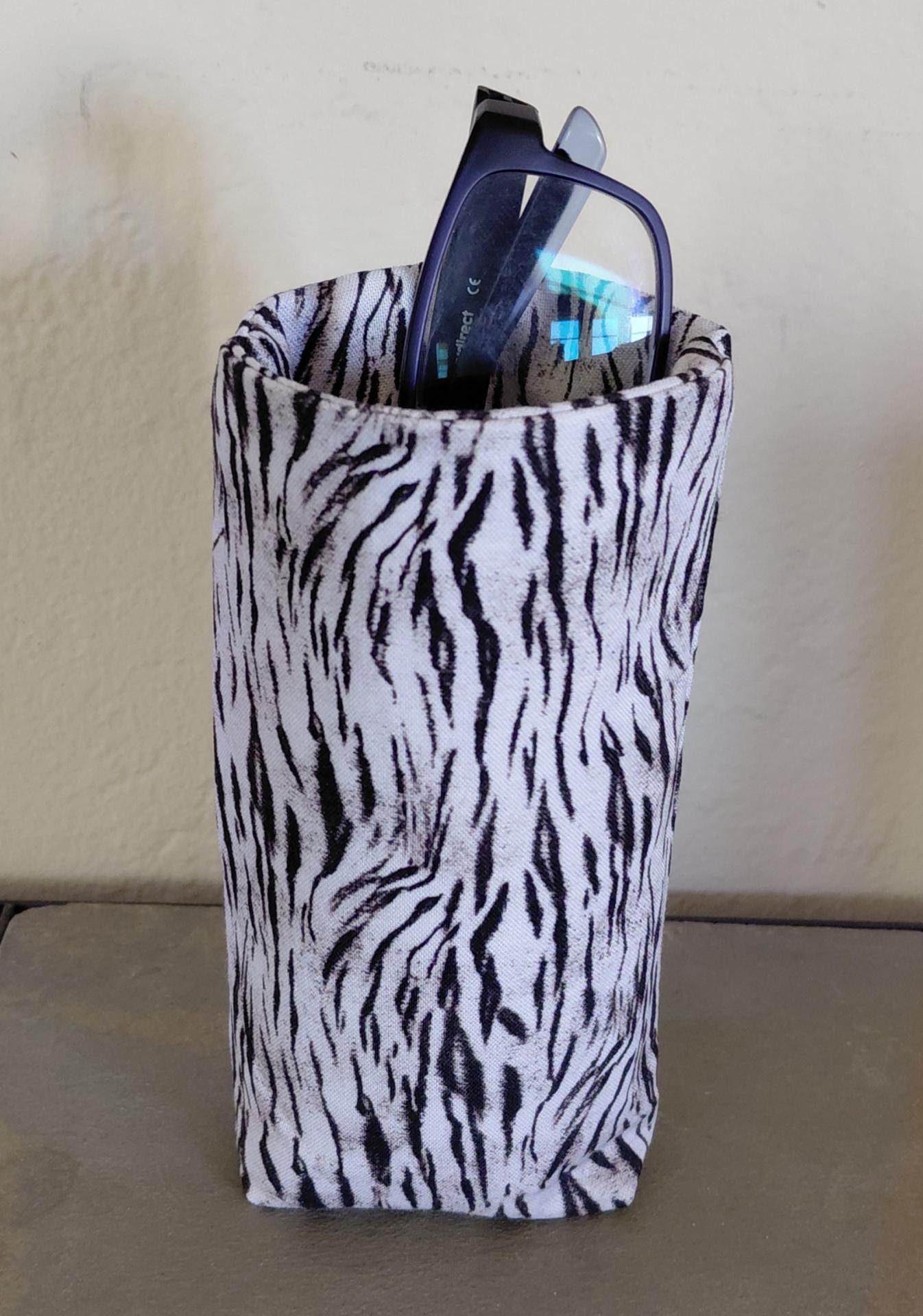 Animal Print Eyeglasses Holder, Handmade, Glasses Stand, Eyeglass Cup, Weighted Fabric Eyeglass Keeper, Leopard Glasses Case