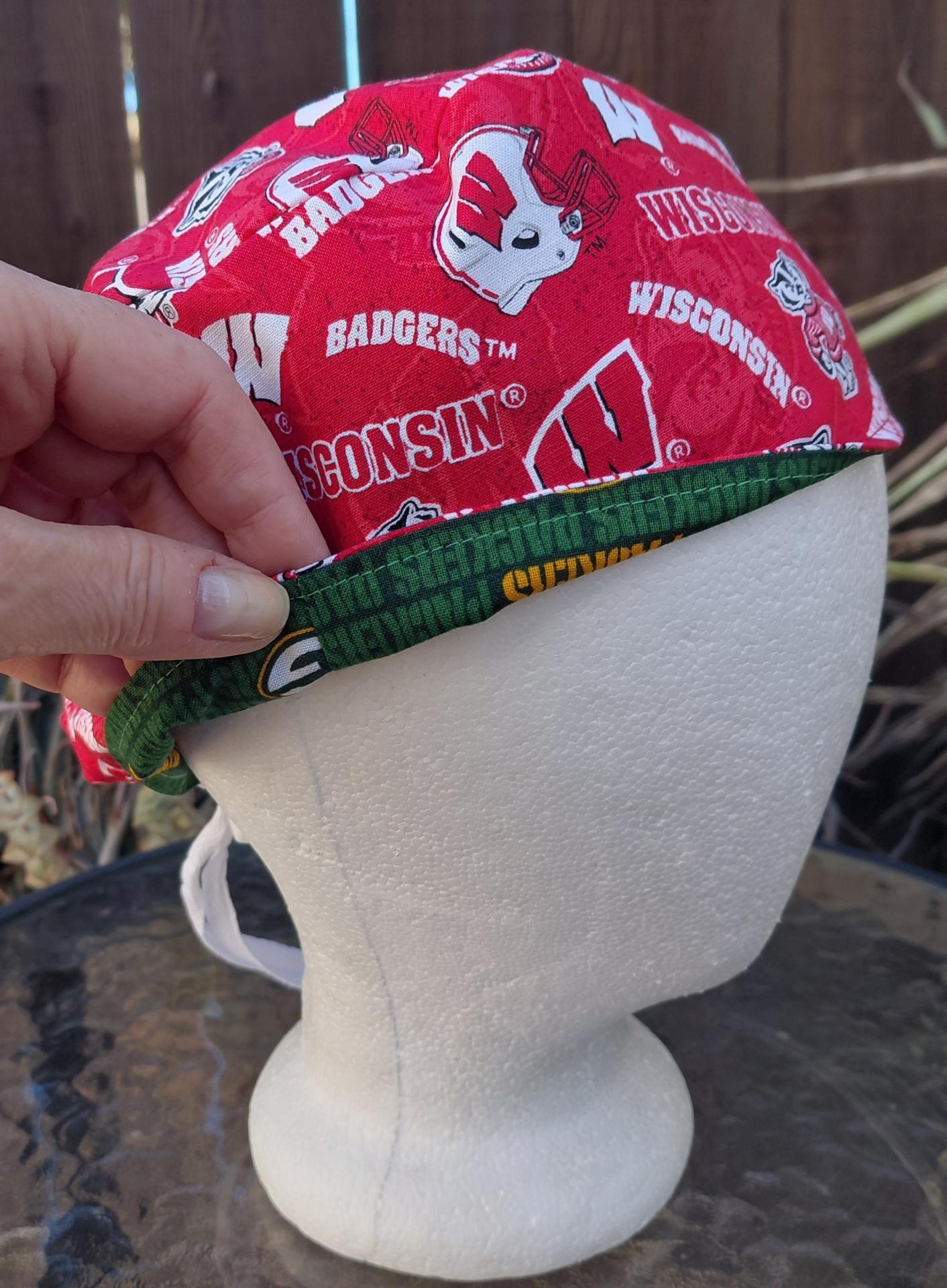 Toggle Cord Lock Reversible Green Bay Packers / Badgers scrub cap, handmade, adjustable, for nurse, dentist, technician, food service