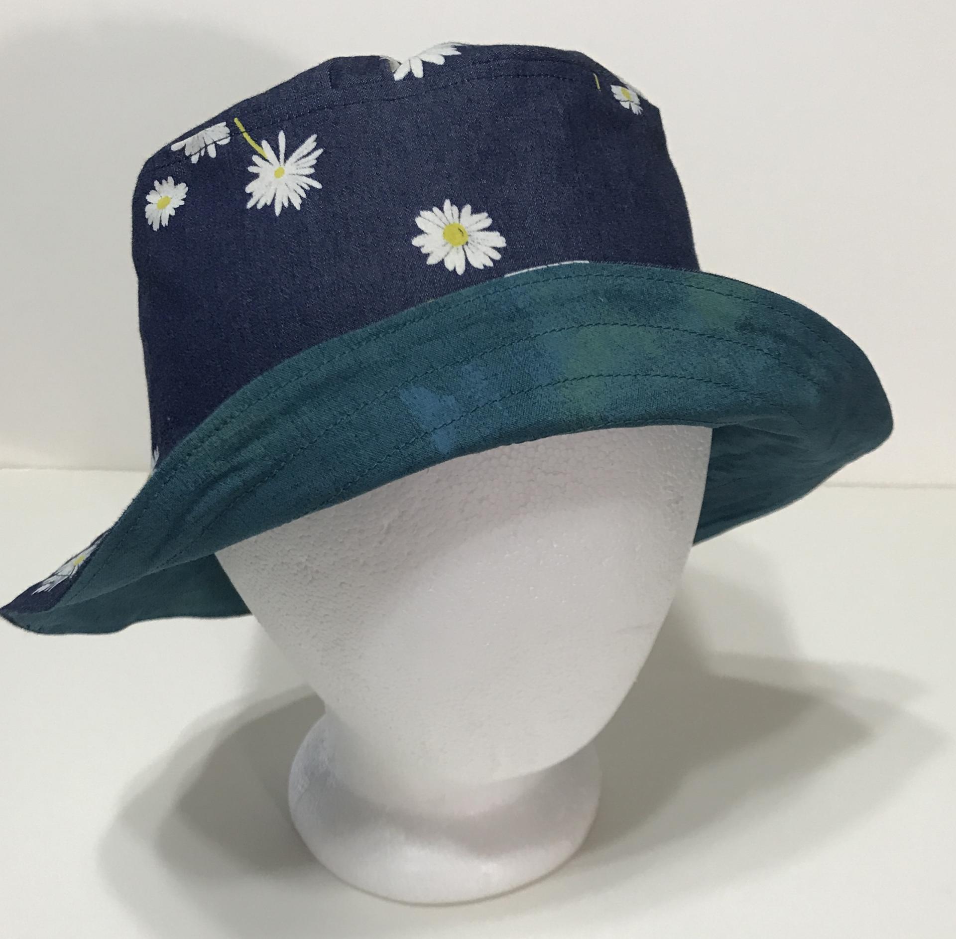 Front view with brim upturned