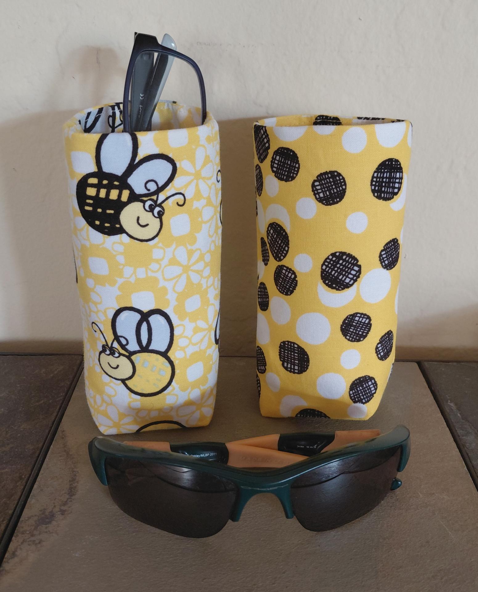 Bee Theme Upright Eyeglasses Holder, Reading Glasses Stand, Eyeglasses Cup, Weighted Fabric Eyeglasses Case, Bee Lover Gift, Handmade
