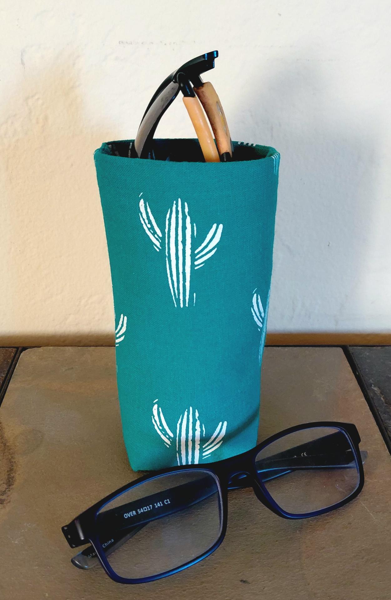 Cactus Eyeglasses Holder, Cactus Glasses Stand, Glasses Holder, Mom Gift, Weighted Stand-up Glasses Pouch, Cactus Lover Gift