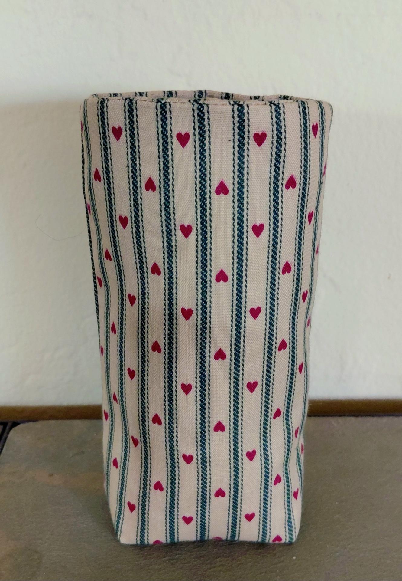 Farmhouse Hearts Upright Eyeglasses Holder, Country Charm Glasses Holder, Cottage Style Eyeglasses Case, Weighted Stand-up Glasses Pouch