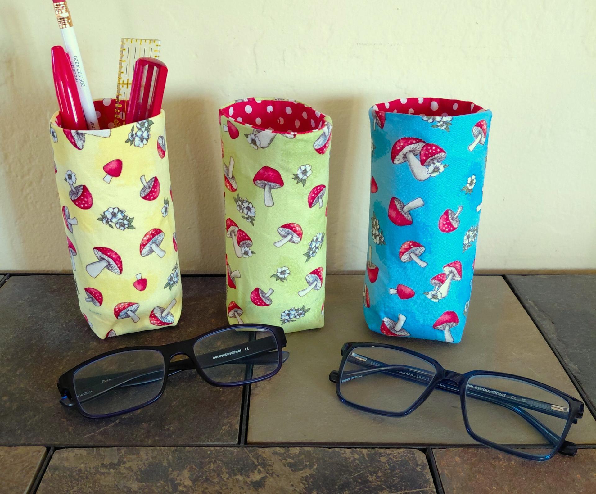 Mushroom Print Upright Eyeglasses Holder, Glasses Stand, Weighted Fabric Eyeglasses Case, Cottage Core Gift