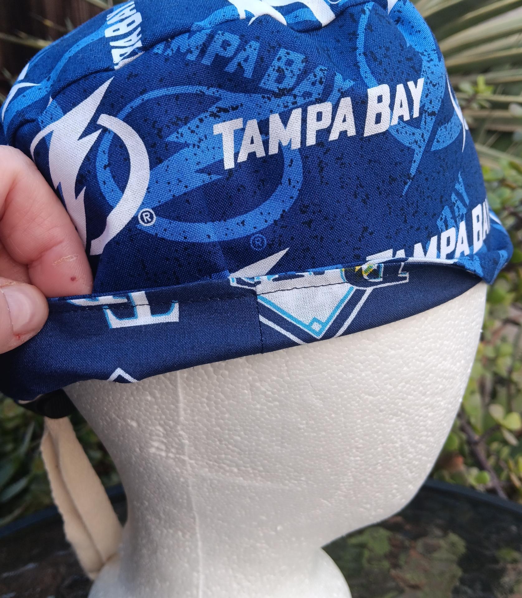 Toggle Cord Lock Reversible Tampa Bay Rays / Lightning scrub cap, adjustable, for nurse, dentist, technician, food service, handmade