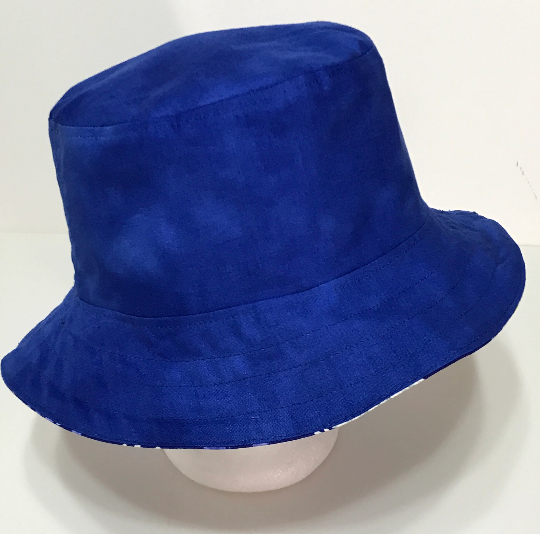 Daisies Bucket Hat, Reversible to Blue, Summer Flowers, Sizes S-XXL, Gift for gardener, floral floppy hat, sun hat, casual hat, Daisy Blue, adults or older children