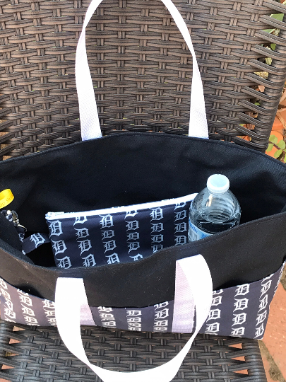 Old English D canvas heavy duty tote bag set, includes zipper pouch & fob