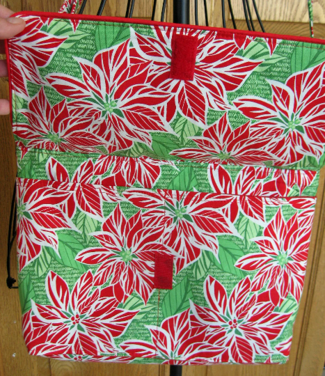 Christmas Purse, Holiday Purse, Christmas Handbag, Christmas Cross Body Purse, zipper top bag, adjustable strap, red green poinsettias