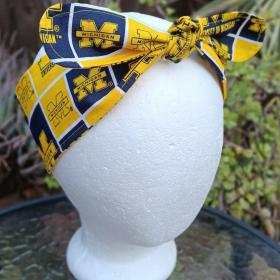 3” Wide University of Michigan headband, handmade, hair wrap, hair tie, head wrap, pin up style, retro, rockabilly, UofM