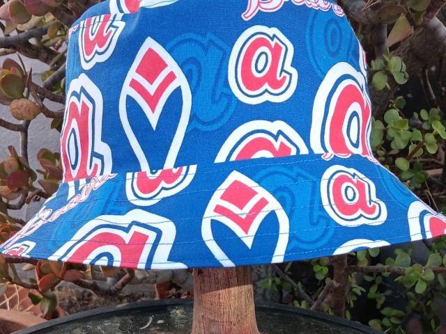 Atlanta Braves Bucket Hat, Throwback, Reversible to Red, Sizes S-XXL, fishing hat, sun hat, floppy hat, handmade
