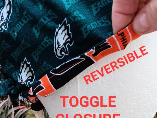 Toggle Cord Lock Reversible Philadelphia Eagles / Flyers scrub cap, adjustable, for nurse, dentist, technician, food service, handmade