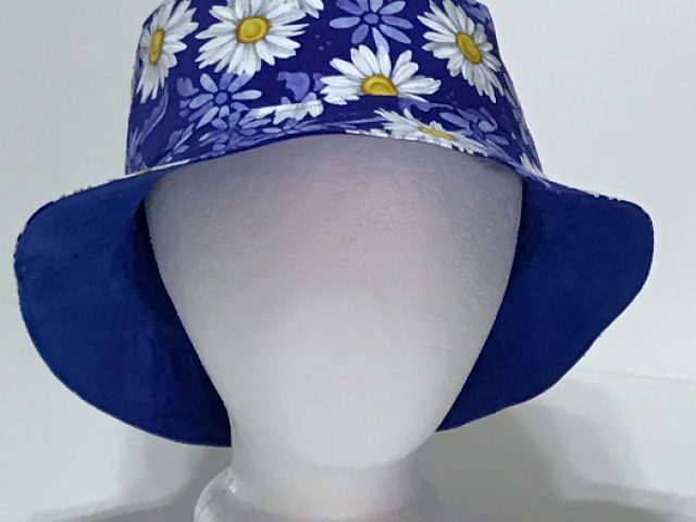 Daisies Bucket Hat, Reversible to Blue, Summer Flowers, Sizes S-XXL, Gift for gardener, floral floppy hat, sun hat, casual hat, Daisy Blue, adults or older children